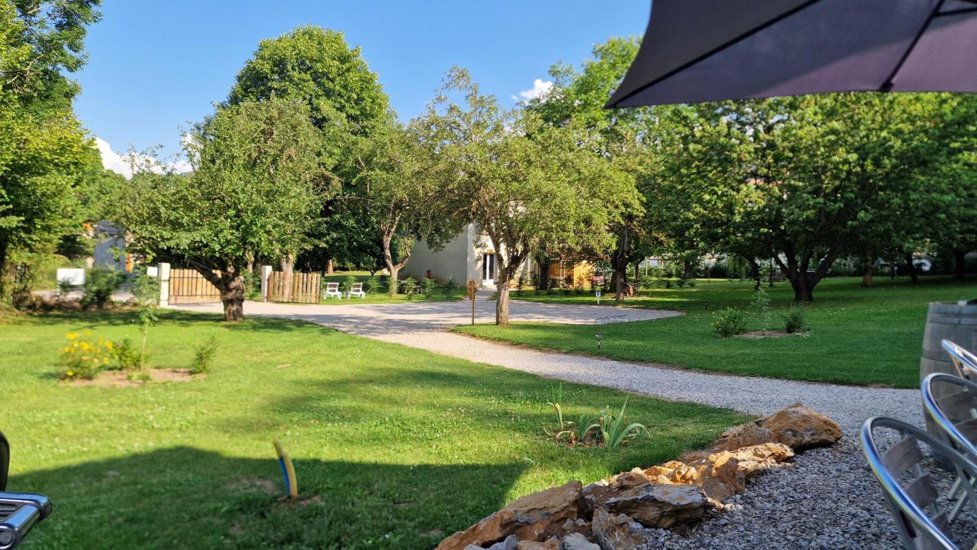 Gite L'Enclos O Rendez-Vous Roquefeuil-Pays De Sault- Avec Jardin Εξωτερικό φωτογραφία