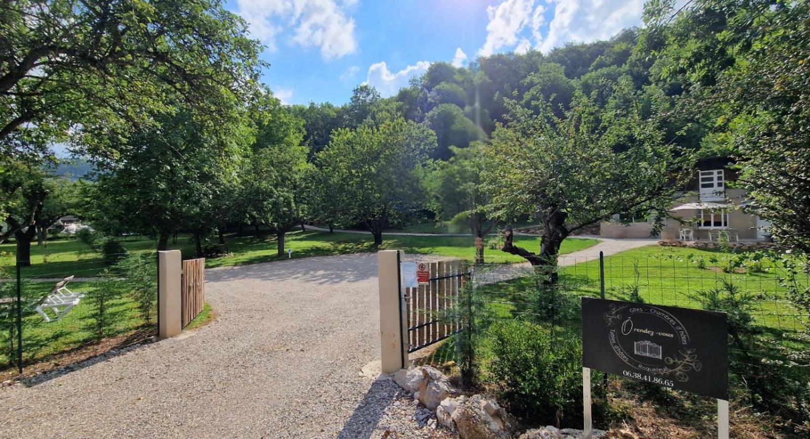 Gite L'Enclos O Rendez-Vous Roquefeuil-Pays De Sault- Avec Jardin Εξωτερικό φωτογραφία
